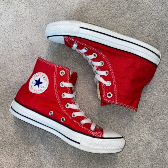 Converse Shoes - red high top converse